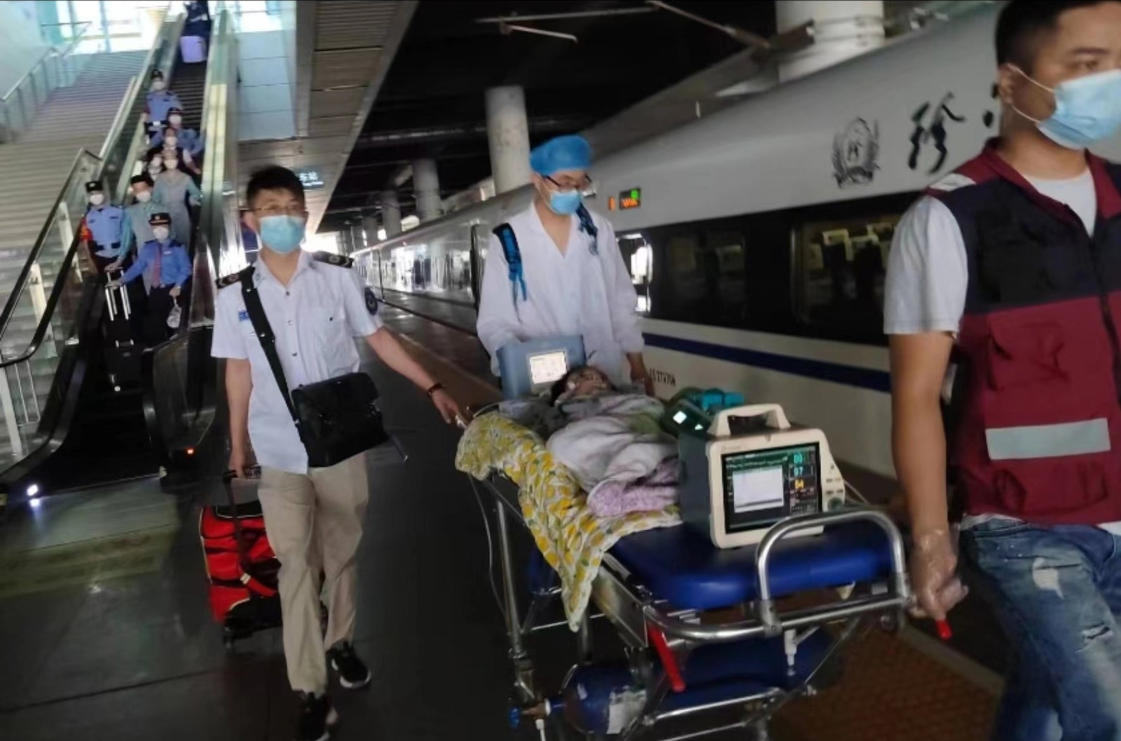 安图县高铁转运公司